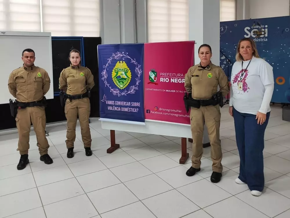 Departamento da Mulher de Rio Negro promove palestras com foco no combate ao feminicídio